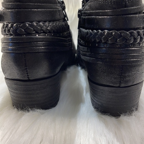BareTraps Guenna Black Ankle Boots w/ Chain and Straps Detail - Picture 10 of 14